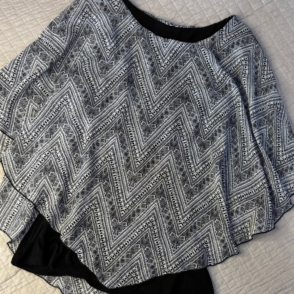 AB Studio Black & White Geometric Layered Poncho Top - Size M